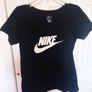 Nike top